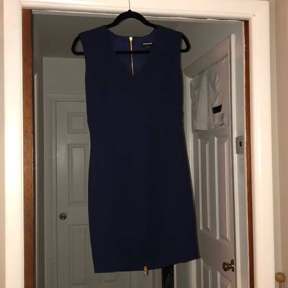 NWT bebe Plunge Neck Seamed Dress - Picture 3 of 8